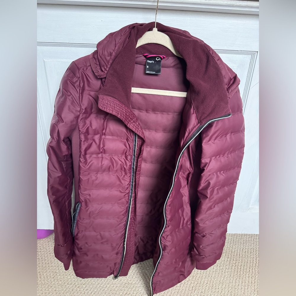 GAP Fit Women's Deep Red Puffer Coat